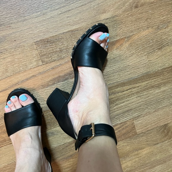 Valentino Black Leather Soul Rockstud Ankle Strap Block Heel Sandals Size 38 - Picture 3 of 16